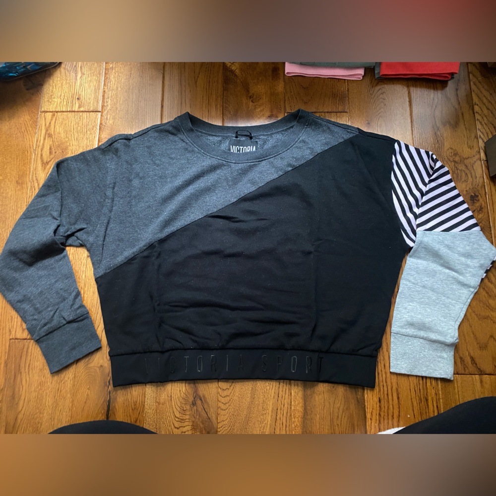 Victoria Sport Sweatshirt